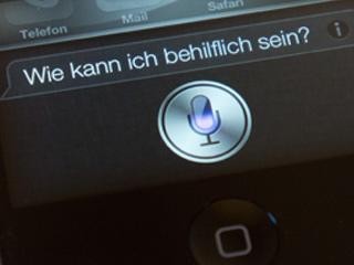 Apple zatrudnia nauczycieli języków dla Siri